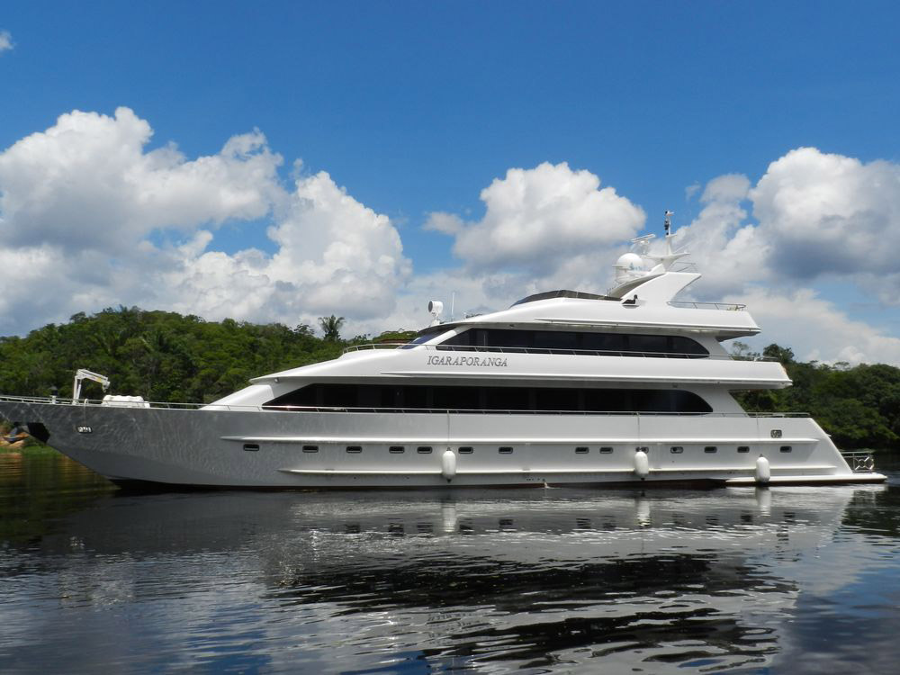 IATES E BARCOS YACHT 